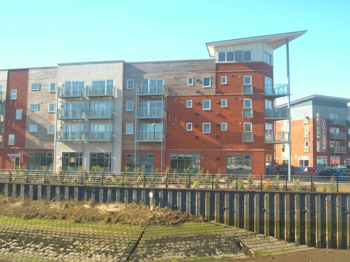 2 Bedroom Flat To Rent In Compair Crescent, Ranelagh Road, Ipswich, IP2