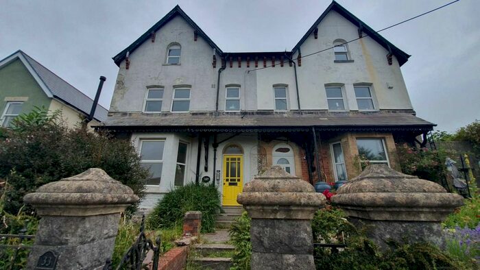 1 Bedroom Flat To Rent In Crewkerne Road, Chard, TA20