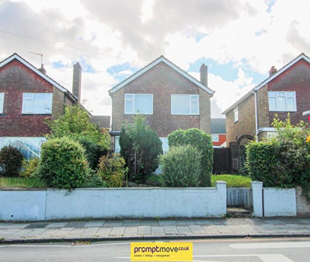 3 Bedroom Detached House For Sale In High Street, Luton, Bedfordshire, LU4