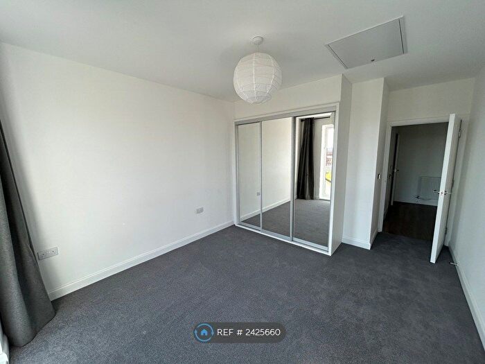 1 Bedroom Flat To Rent In Dower Court, Wokingham, RG40