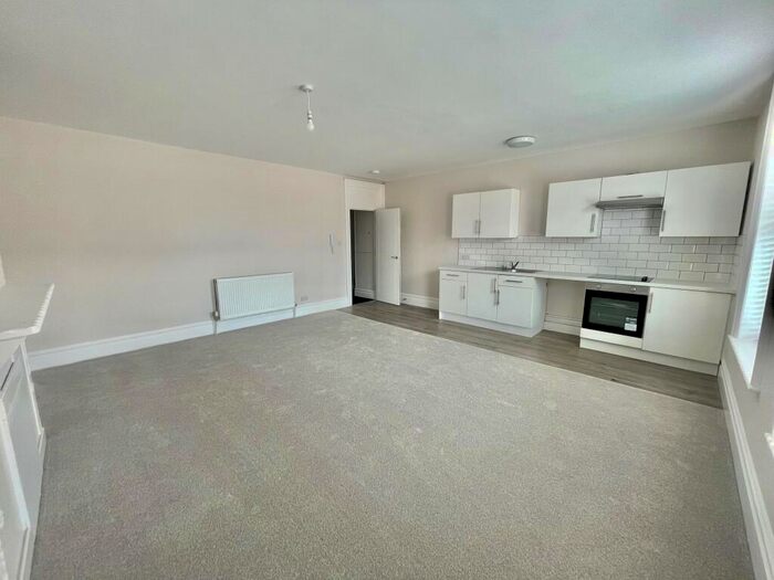 Apartment To Rent In Poole Road, Westbourne, BH4