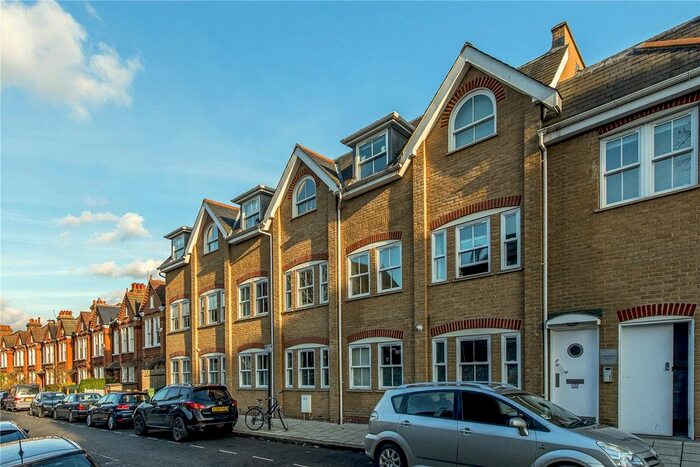 1 Bedroom Flat To Rent In Guernsey Grove, London, SE24