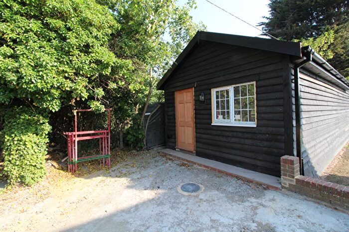 1 Bedroom Maisonette To Rent In Fenn Street, Hoo, ME3