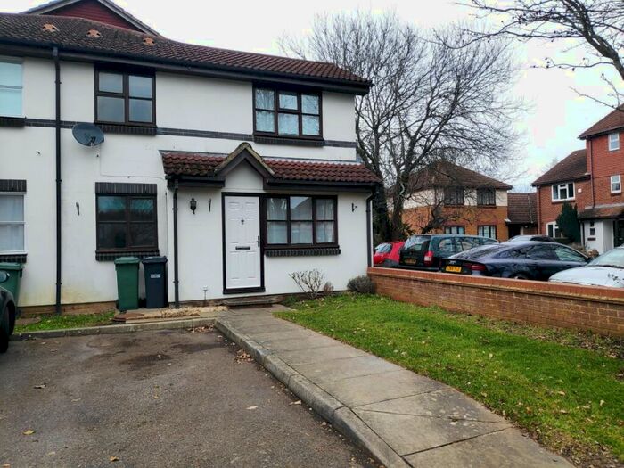 1 Bedroom Semi-Detached House To Rent In Wordsworth Mead, Redhill, RH1