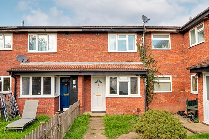 1 Bedroom Terraced House For Sale In Geneva Close, Shepperton, Surrey, TW17