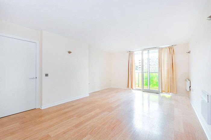 1 Bedroom Flat To Rent In New River Avenue, Hornsey, London, N8