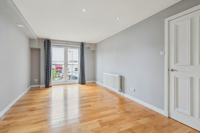 1 Bedroom Flat To Rent In Crow Road, Partick, Glasgow, G11