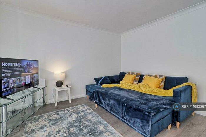 3 Bedroom Terraced House To Rent In Peterborough Way, Basildon, SS14