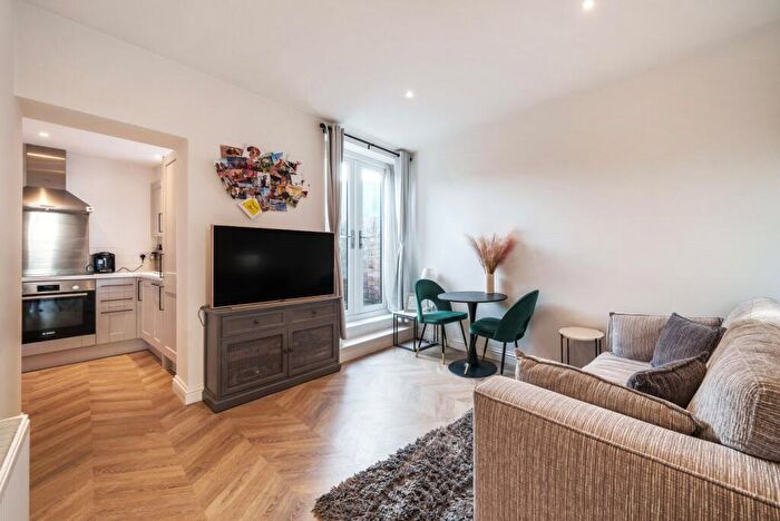 1 Bedroom Flat To Rent In Guildford Street, Chertsey, KT16