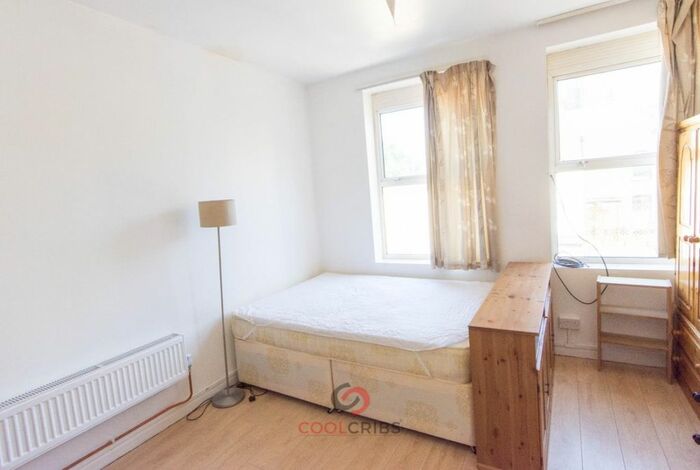 Studio To Rent In Holloway Road, London, N7
