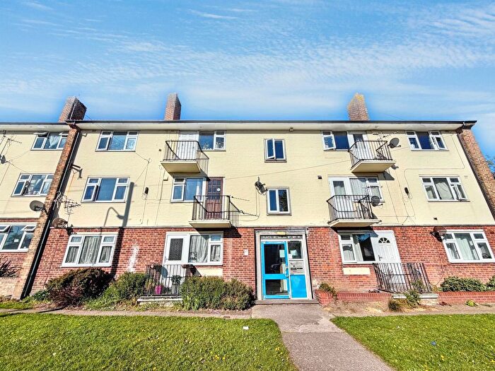 2 Bedroom Flat For Sale In Bessingby Gate, Bridlington, YO16