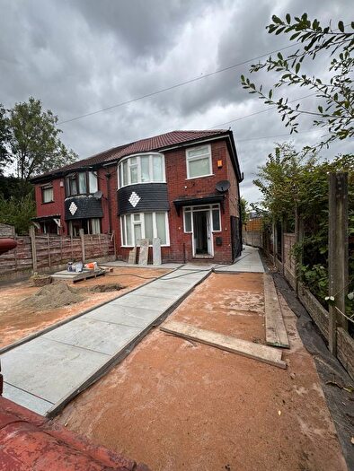 4 Bedroom Semi-Detached House To Rent In Smedley Avenue, Manchester, M8