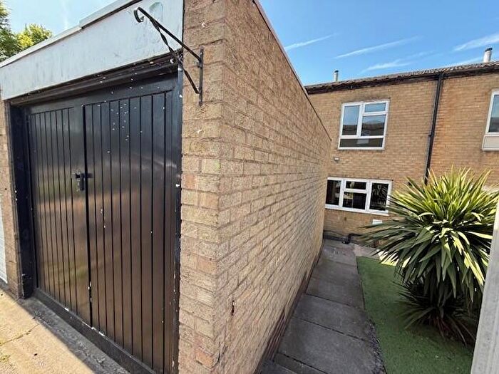 3 Bedroom Semi-Detached House To Rent In Ivatt, Tamworth, B77