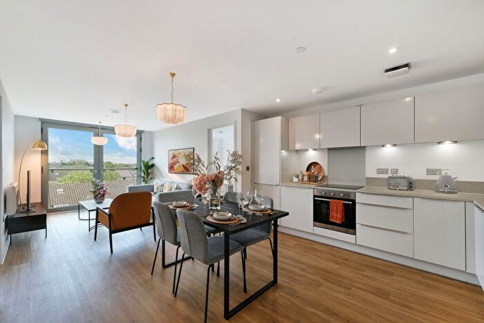 2 Bedroom Apartment To Rent In Solstice Apartments, Milton Keynes Milton Keynes, MK9