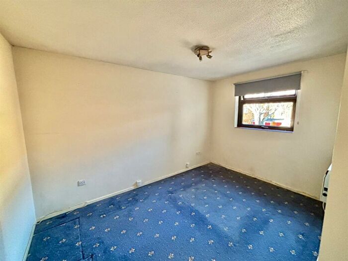 1 Bedroom Flat For Sale In Bush Street East, Southsea, PO5