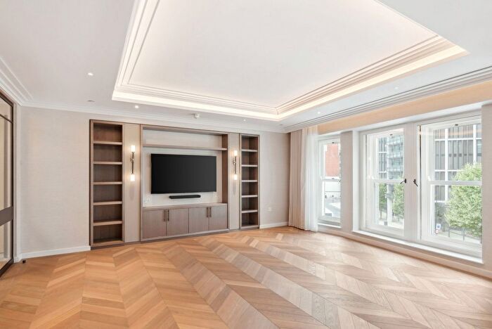 4 Bedroom Flat To Rent In Basil Street, Knightsbridge, London, SW3