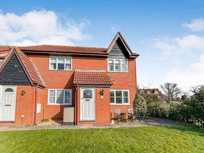 1 Bedroom Ground Maisonette To Rent In Creasey Close, Hornchurch, RM11