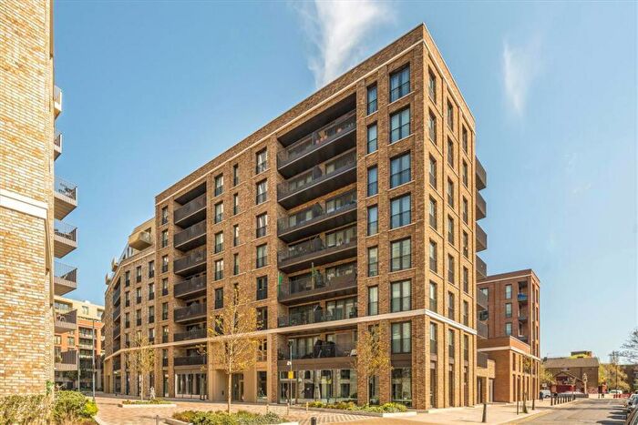 3 Bedroom Flat For Sale In Cendal Crescent, Whitechapel, E1