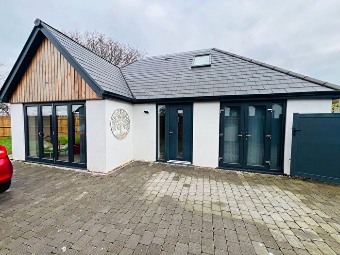 4 Bedroom Bungalow To Rent In Fern Close, Eastbourne, BN23