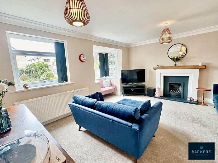 4 Bedroom Detached House For Sale In Oxford Road, Gomersal, BD19