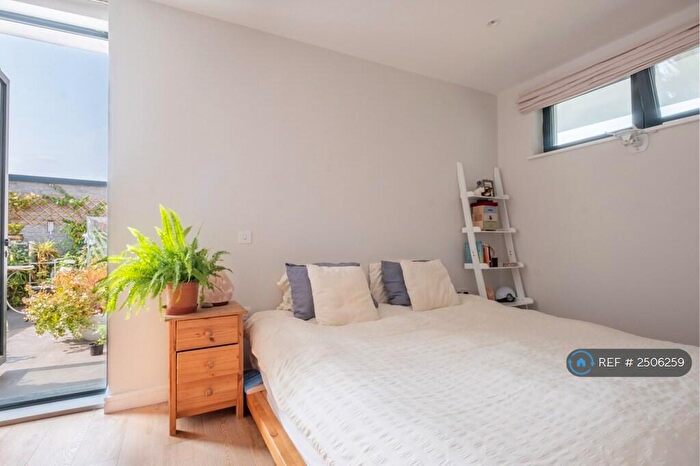1 Bedroom Flat To Rent In Brookhill Road, London, SE18