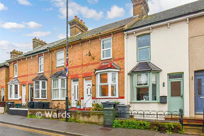 2 Bedroom Terraced House For Sale In Malling Road, Snodland, Kent, ME6