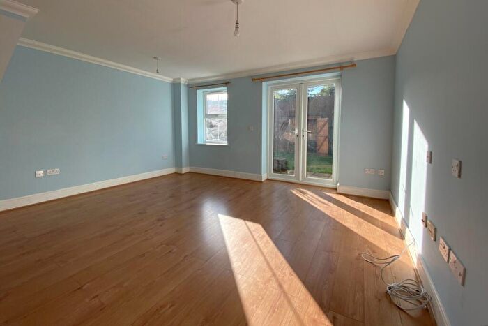 3 Bedroom End Of Terrace House For Sale In Goodwin Close, Deal, CT14