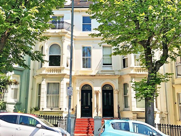 1 Bedroom Flat To Rent In Upper Rock Gardens, Brighton, East Sussex, BN2