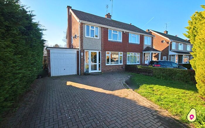 3 Bedroom Semi Detached House For Sale In Butler Road, Crowthorne, Berkshire, RG45