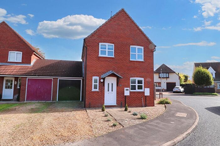 3 Bedroom Link Detached House For Sale In The Wyke, Spalding, PE11