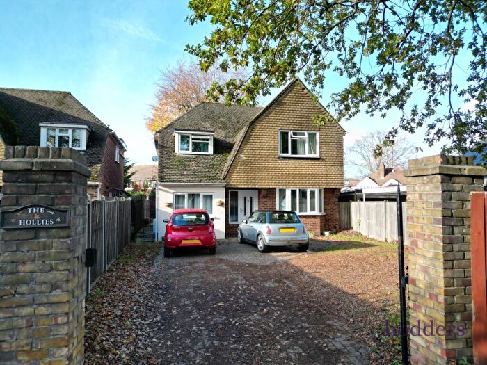 4 Bedroom Detached House To Rent In Ottershaw, Surrey, KT16