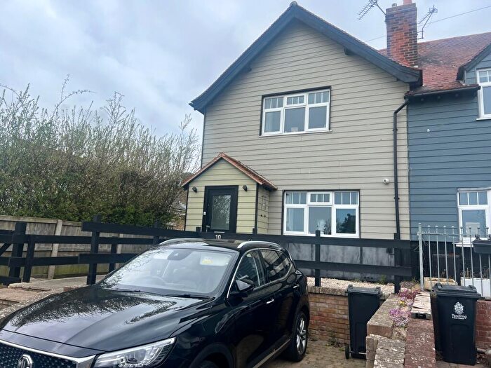 3 Bedroom End Of Terrace House To Rent In Wittonwood Road, Frinton-On-Sea, CO13
