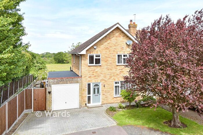 3 Bedroom Semi-Detached House For Sale In Cricketers Drive, Meopham, Kent, DA13