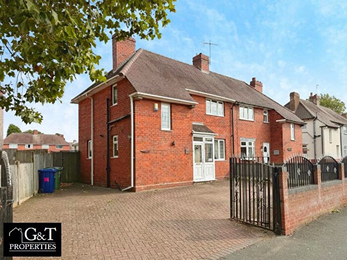 3 Bedroom Semi-Detached House For Sale In Tiled House Lane, Brierley Hill, DY5