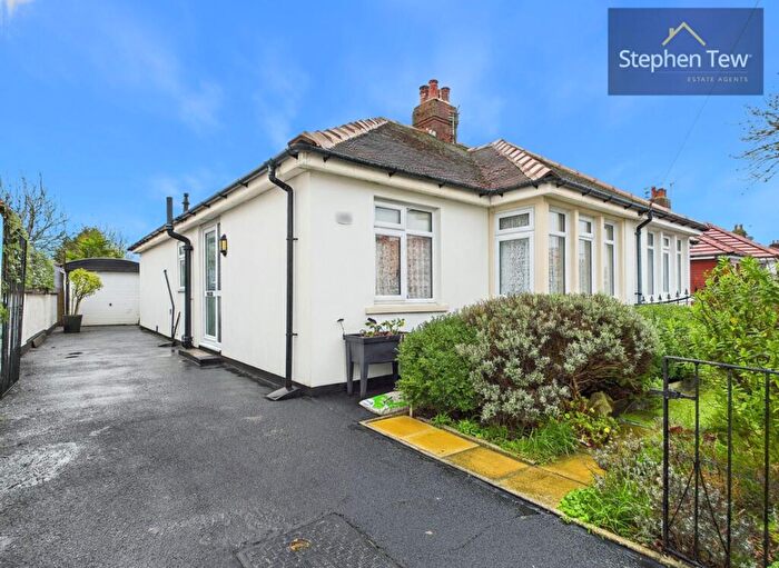 2 Bedroom Semi-Detached Bungalow For Sale In Edgeway Road, Blackpool, FY4