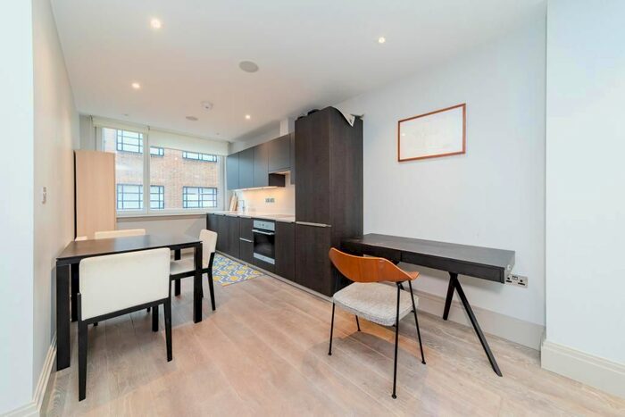 2 Bedroom Flat To Rent In Fulham Road, Fulham, London, SW6