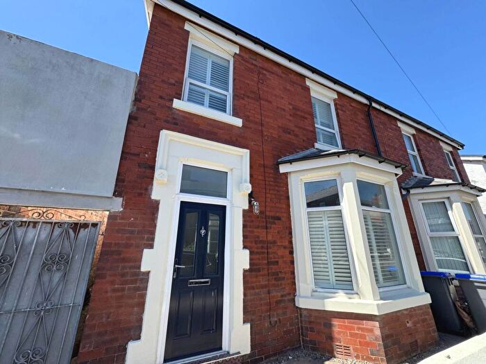 3 Bedroom Semi-Detached House To Rent In Glen Street, Blackpool, FY3