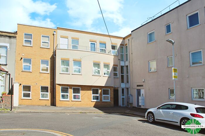 2 Bedroom Property To Rent In Maitland Road, London, E15