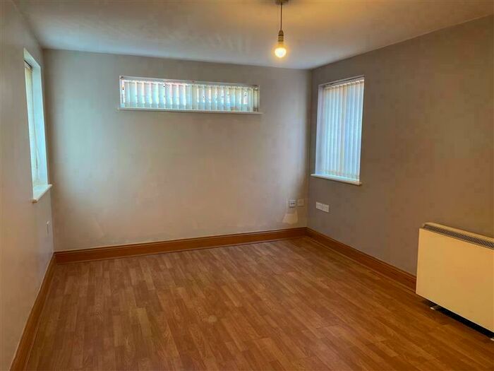 2 Bedroom Flat To Rent In Egan Court, Price Street, Birkenhead, Wirral, Merseyside, CH41