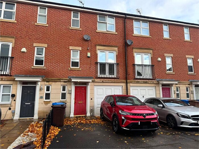 3 Bedroom Town House To Rent In Crystal Close, Mickleover, DE3