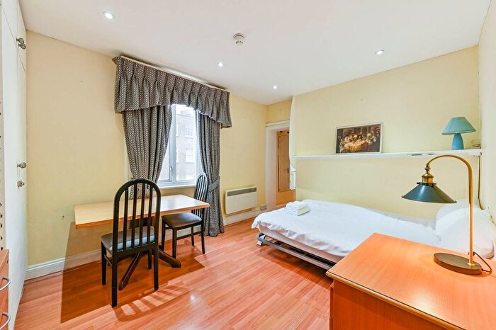 Studio To Rent In Upper Montagu Street, Marylebone, London, W1H