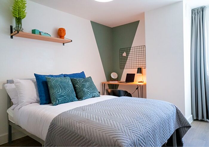 5 Bedroom Terraced House To Rent In , Maine Road, Manchester, M14