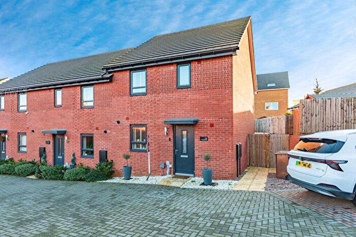 3 Bedroom End Of Terrace House For Sale In Pinnels Road, Wellingborough, NN8