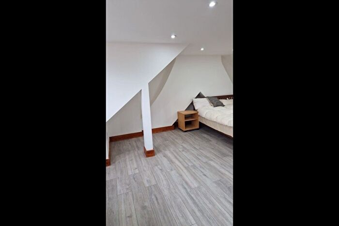 1 Bedroom Studio To Rent In Dorset Road, London, SW19