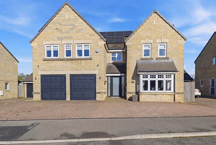 5 Bedroom House For Sale In Moorbank Drive, Shelf, Halifax, HX3