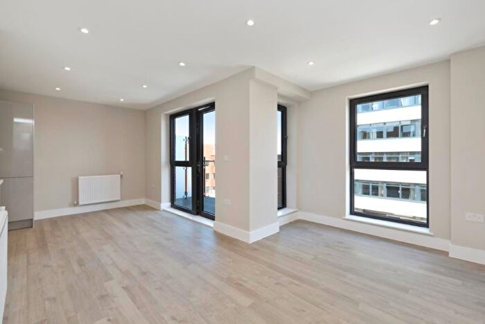 1 Bedroom Flat To Rent In Nether Street, Finchley Central, N3