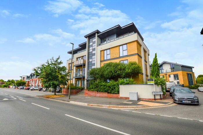 1 Bedroom Flat To Rent In Sycamore Avenue, Woking, Surrey, GU22