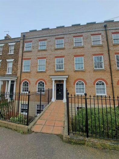 2 Bedroom Flat To Rent In New Road, Rochester, ME1