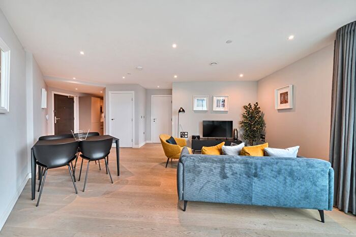 1 Bedroom Flat To Rent In Churchyard Row, London, SE11