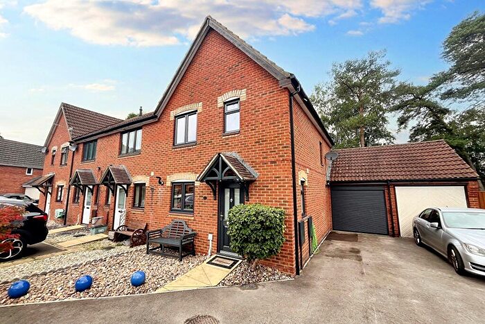 3 Bedroom End Of Terrace House For Sale In Verwood, BH31